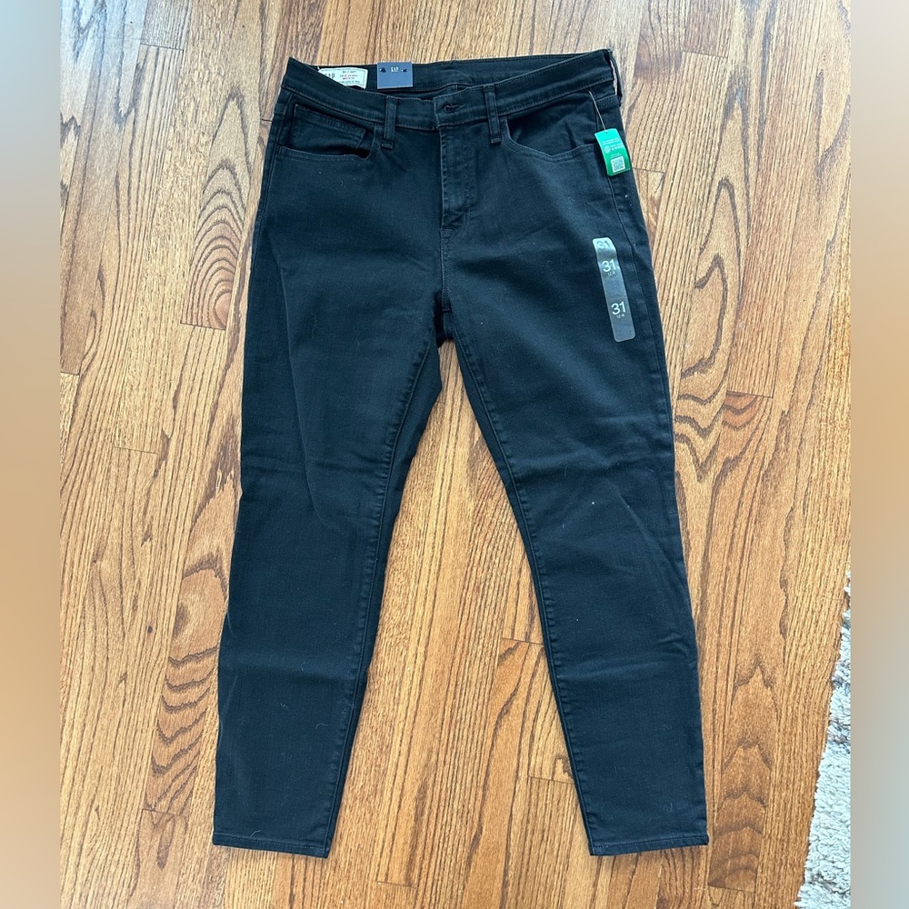 GAP True Skinny Mid Rise Jean - Black